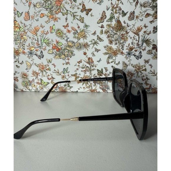 ASOS Design Black Chic Oversized 70s Geometric Square Sunglasses - Picture 6 of 7